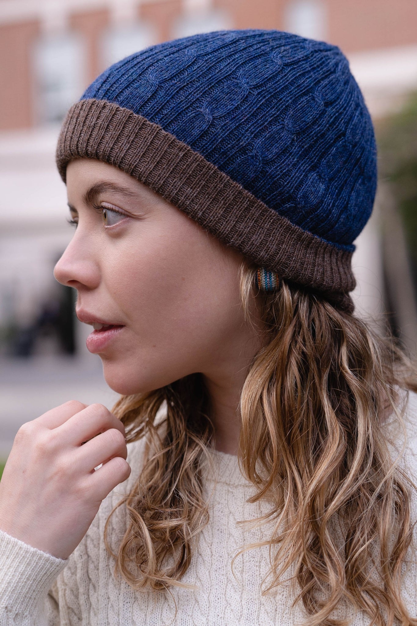 <tc>BONNET "MILA" BLEU ET MARRON - 100% BABY ALPAGA</tc>