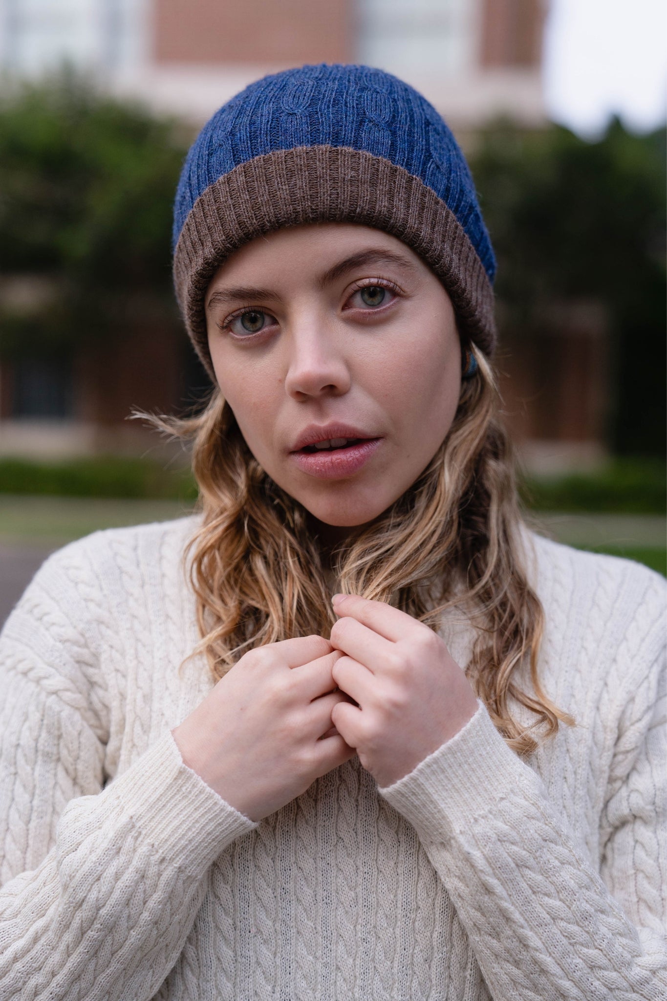 <tc>BONNET "MILA" BLEU ET MARRON - 100% BABY ALPAGA</tc>