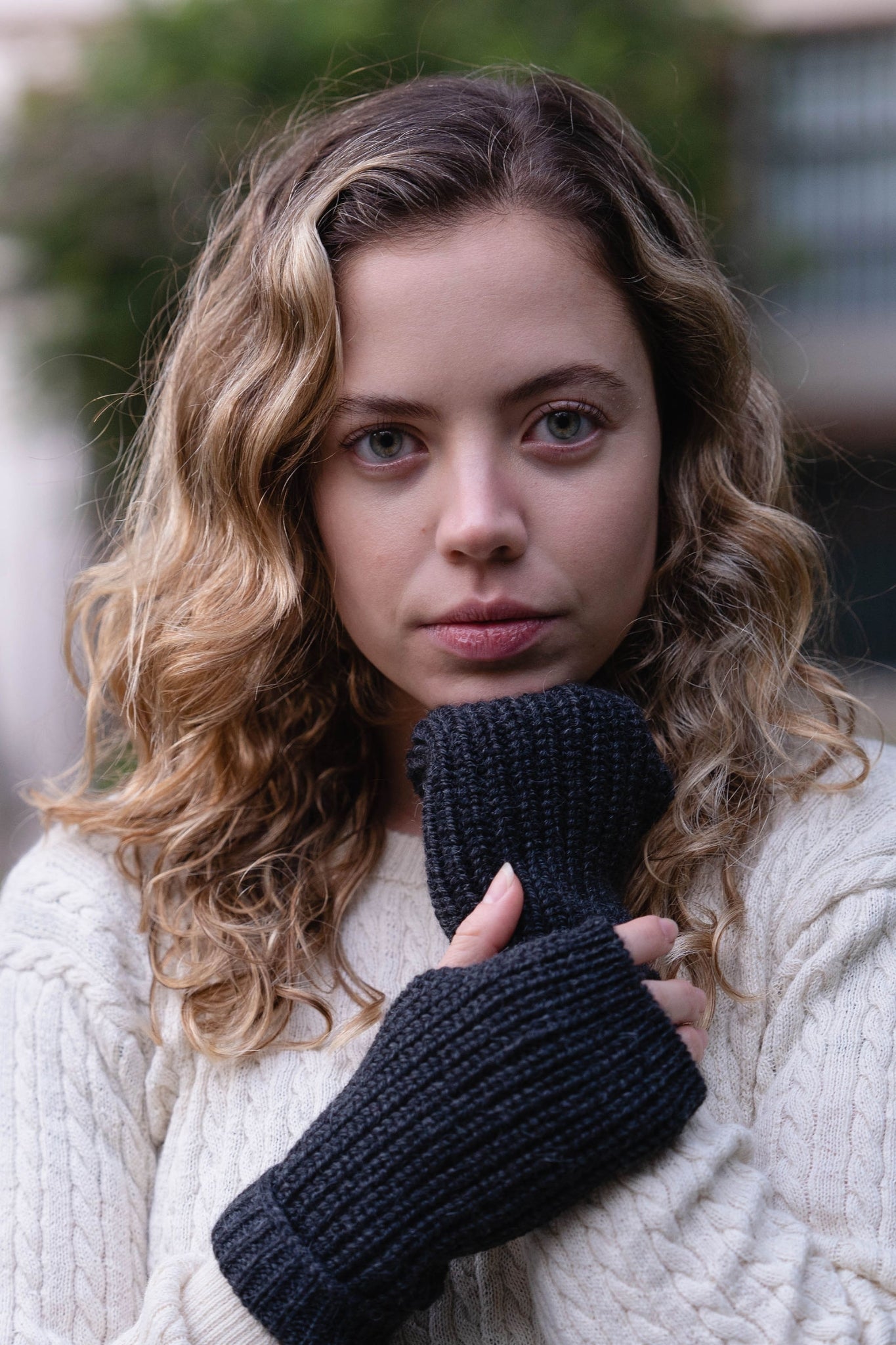 Luxuriously soft black alpaca wool mittens for women. A perfect blend of warmth, comfort, and sophistication for winter wear.