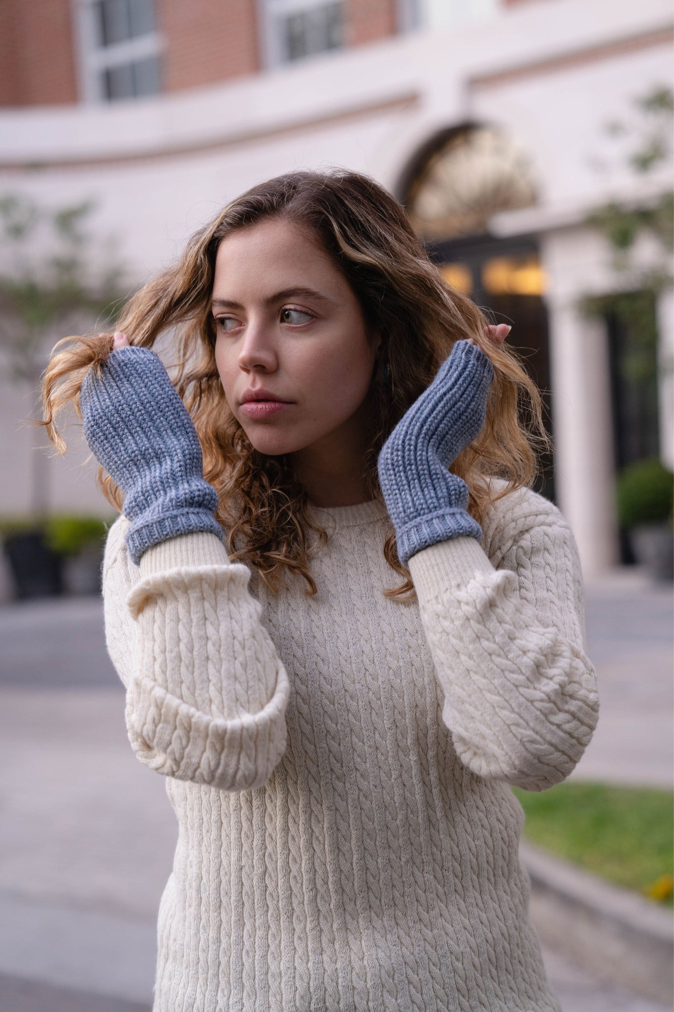 MITTENS SKY BLUE - 100% BABY ALPACA