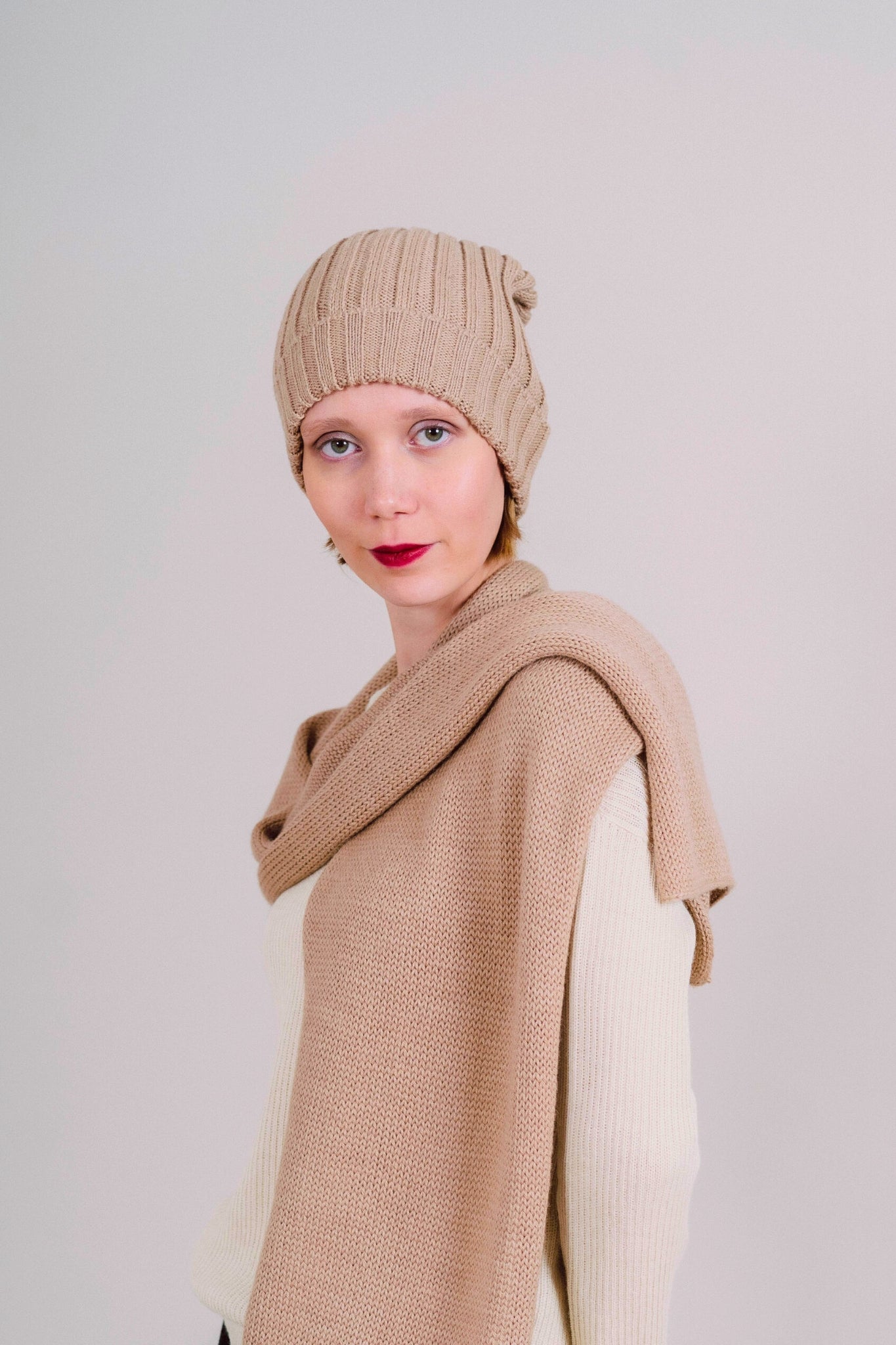 BUFANDA Y GORRO "MAYU" BEIGE - 100% BABY ALPACA