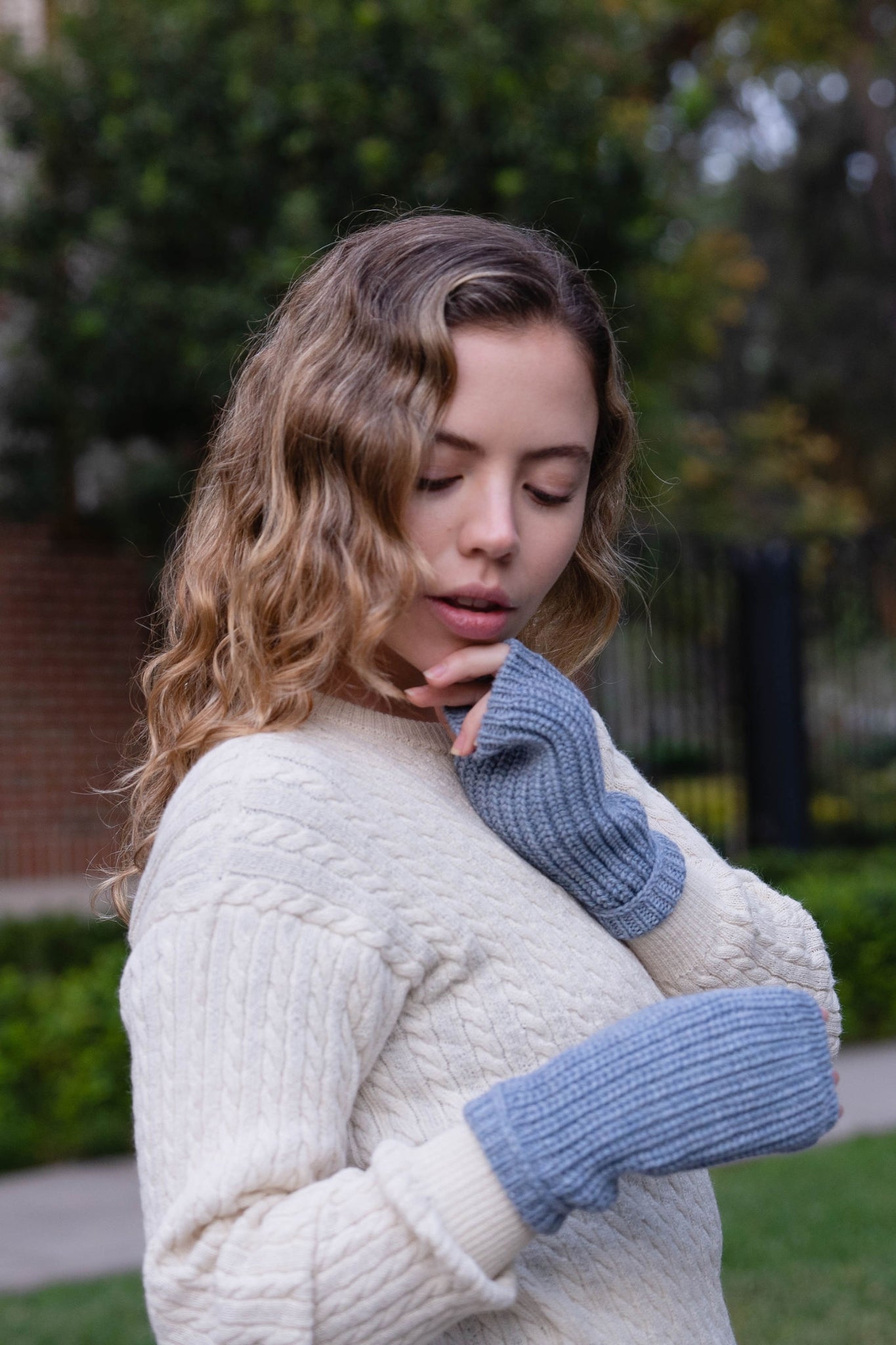 MITTENS SKY BLUE - 100% BABY ALPACA