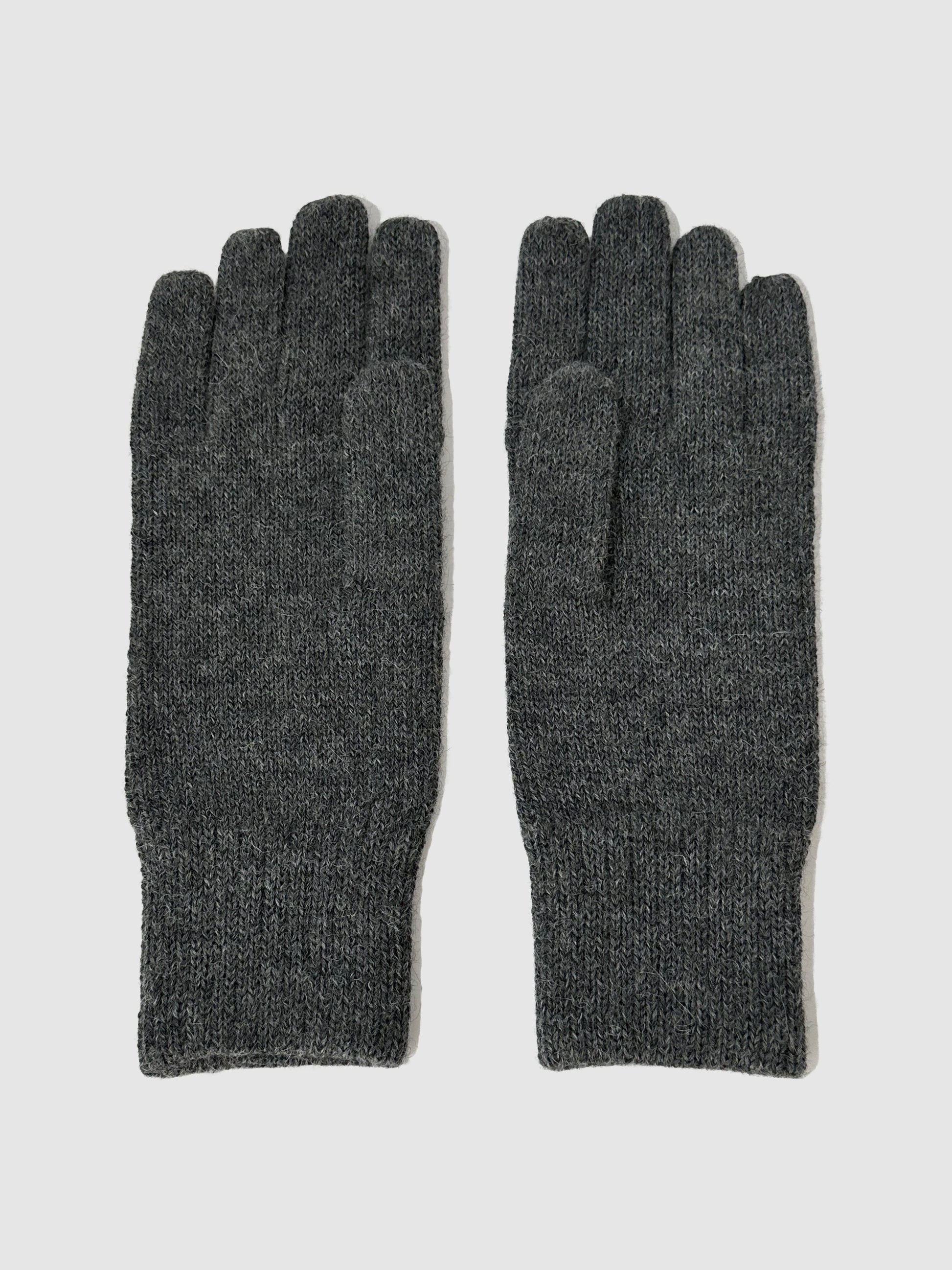 Grey baby alpaca gloves made in Peru. One size.