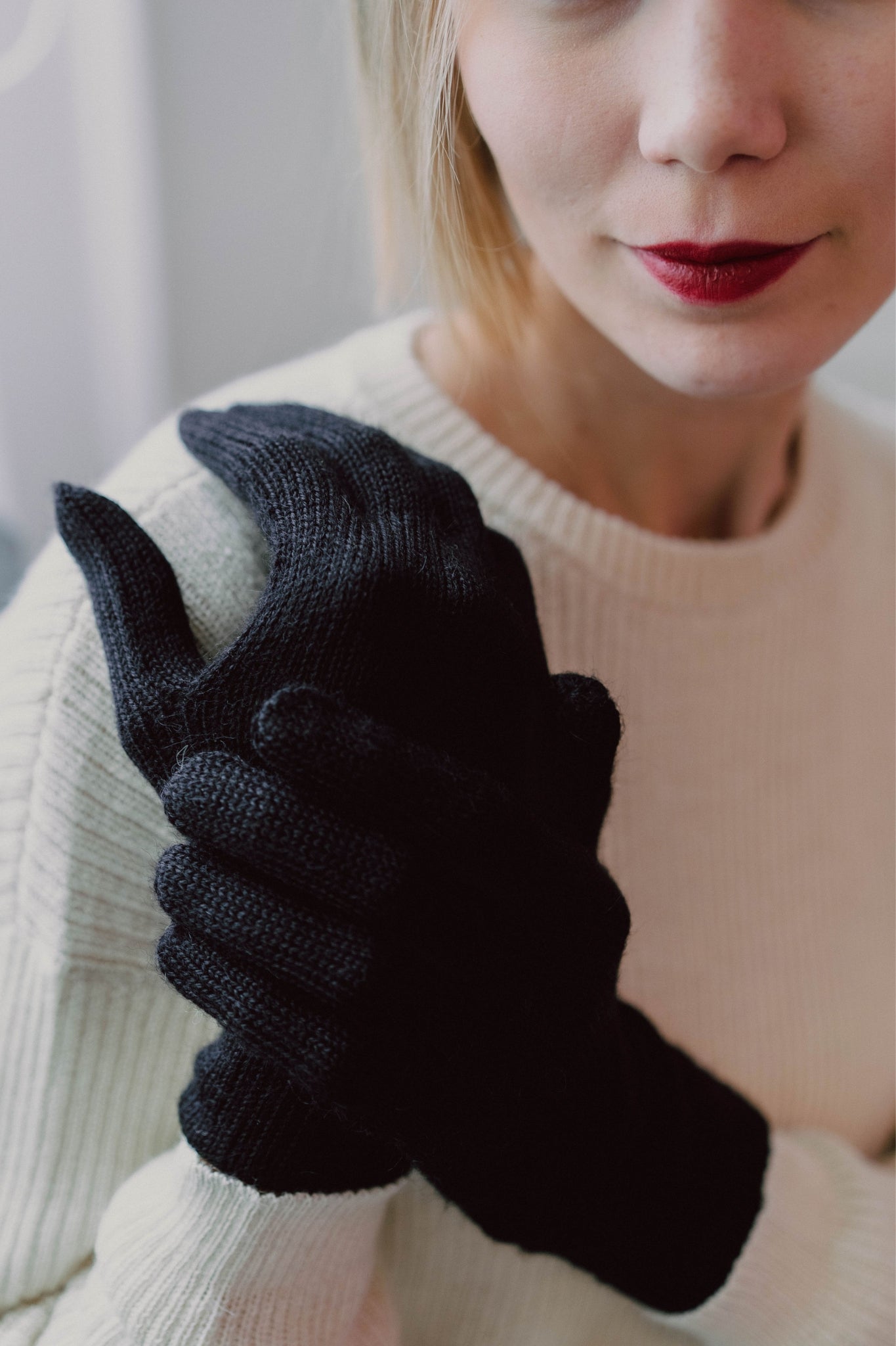 Schwarze Alpaka Handschuhe, perfekt für Damen und Herren im Winter