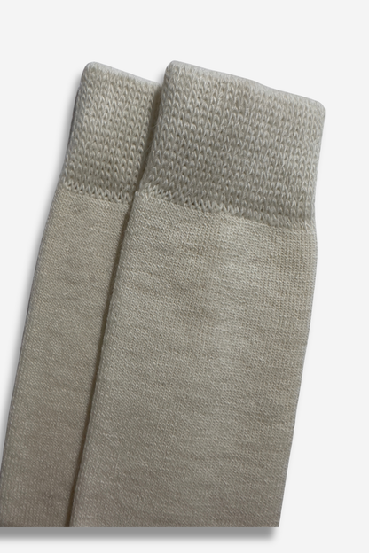Calcetines crema de alpaca para mujer y hombre, suaves y térmicos para disfrutar del invierno.