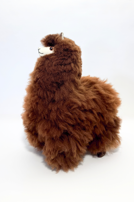 Dunkelbraunes Alpaka Kuscheltier – Handgefertigt, weich und perfekt zum Kuscheln oder Verschenken. Ideal für Kinder und Erwachsene.