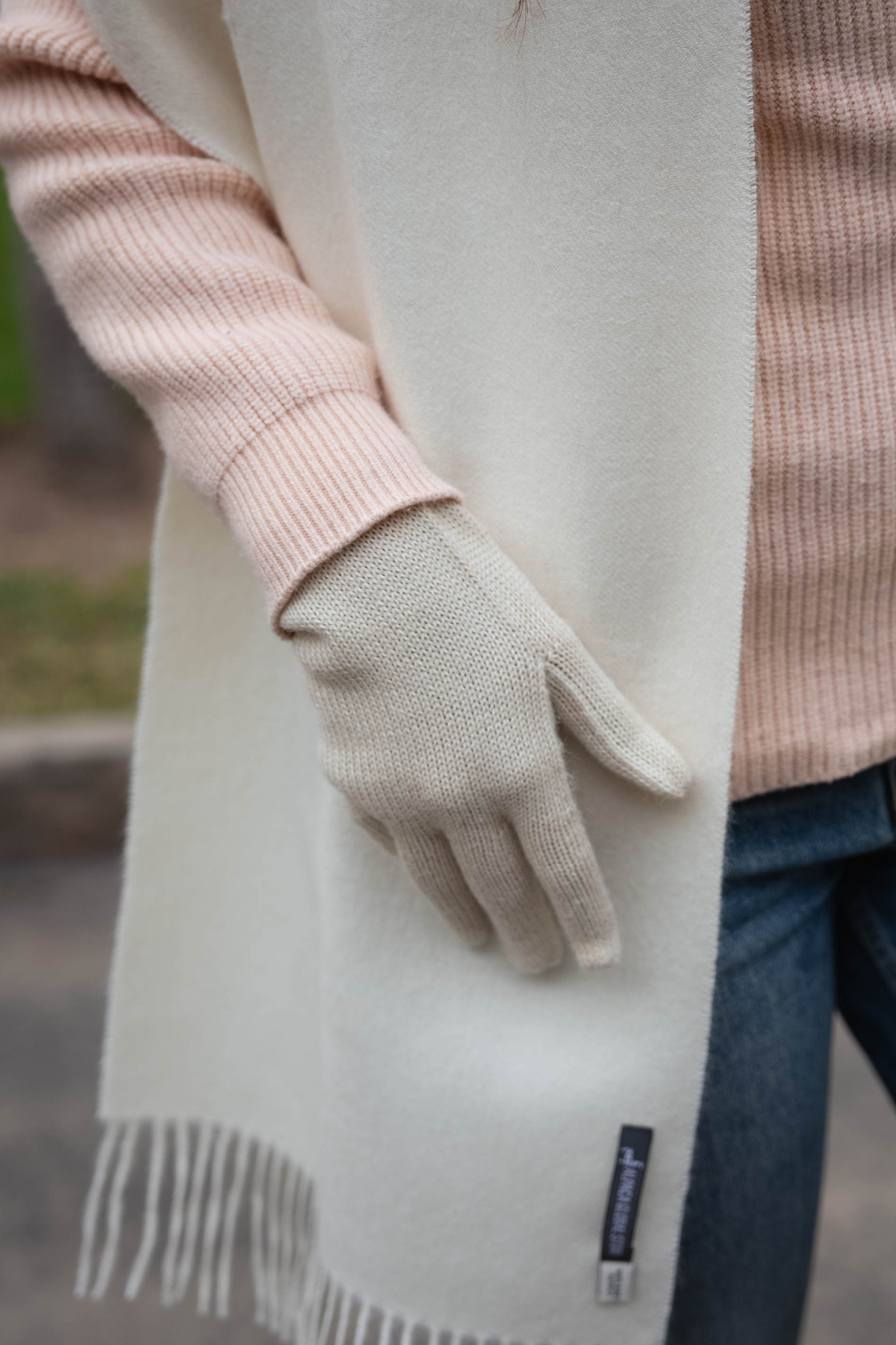 Gants blanc en alpaga pour femme, doux, chauds et élégants, parfaits pour l’hiver.