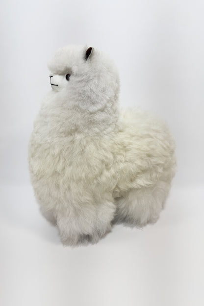 High-quality white alpaca stuffed animal plush, designed for comfort, hugs, and joy—great for kids and alpaca enthusiasts.