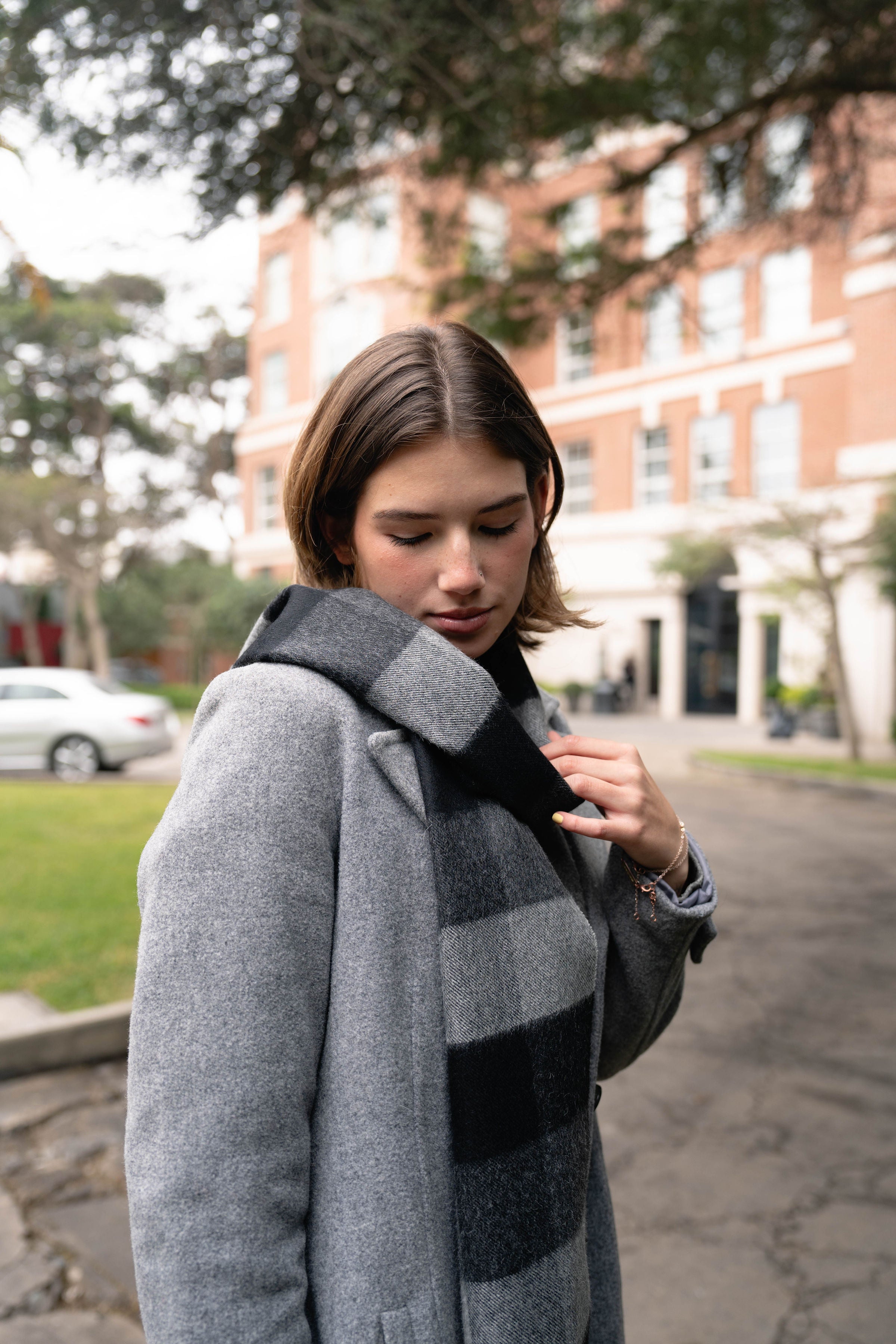 Grey Plaid Scarf – Soft & Stylish Winter Accessory – Alpaca Global